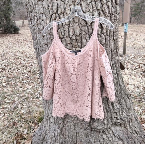 White House Black Market Tops - ⬇️Price Drop!⬇️White House Black Market Lace Cutout top in size M